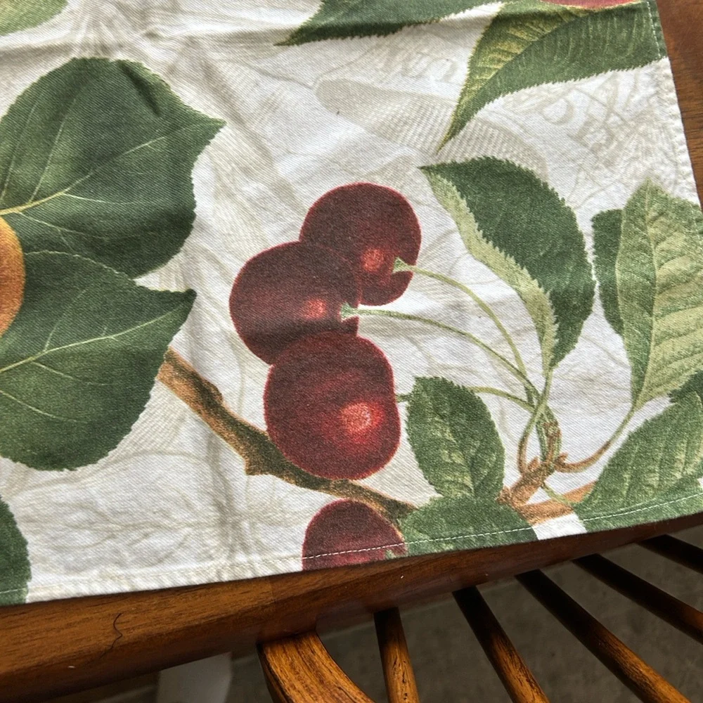 Williams-Sonoma Melamine Fruit Pattern set of 6 Napkins/Kitchen towels
